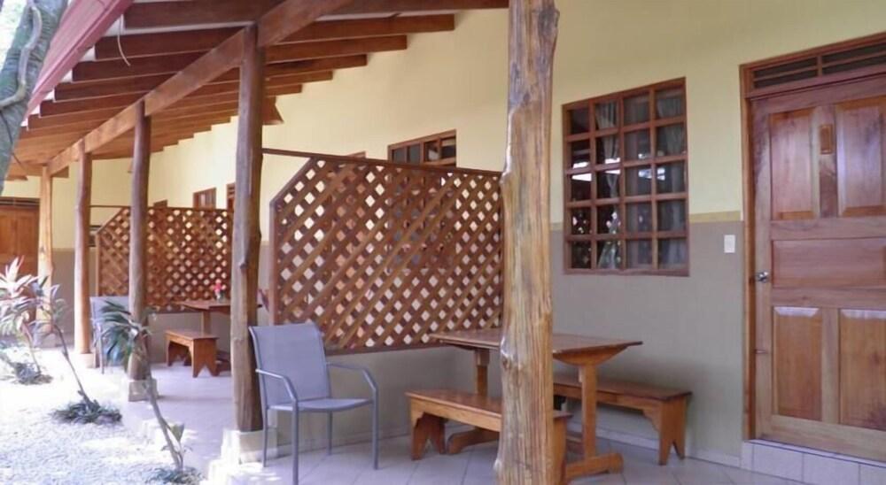 Cabinas El Colibri Карильо Екстериор снимка
